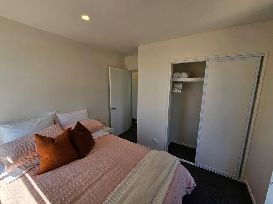 Cosy Central Home - Walk To Cbd & Free Escooters! Christchurch Ngoại thất bức ảnh