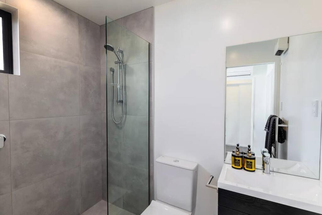 Cosy Central Home - Walk To Cbd & Free Escooters! Christchurch Ngoại thất bức ảnh