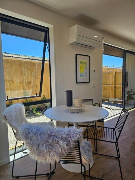 Cosy Central Home - Walk To Cbd & Free Escooters! Christchurch Ngoại thất bức ảnh