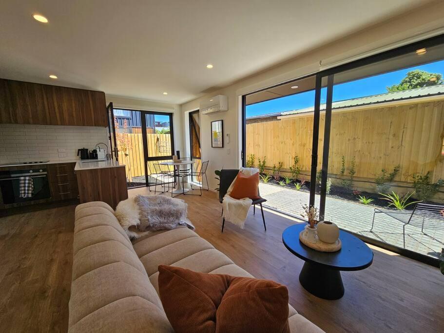 Cosy Central Home - Walk To Cbd & Free Escooters! Christchurch Ngoại thất bức ảnh